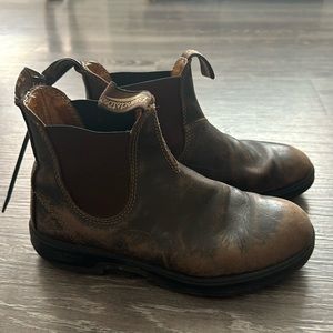 blundstones